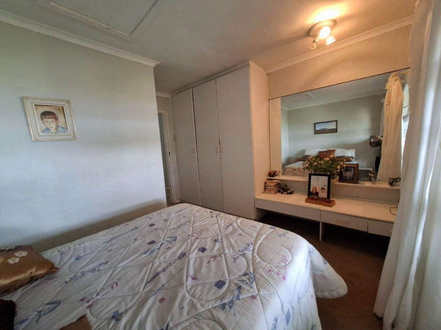 4 Bedroom Property for Sale in Wavecrest Eastern Cape